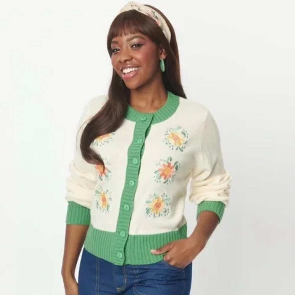 NWT Smak Parlour X Smiley Ivory and Green Flower Embroidered Cardigan